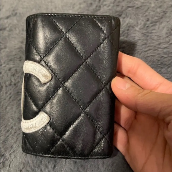 Authentic CHANEL CAMBON CC KEY HOLDER - Picture 3 of 7